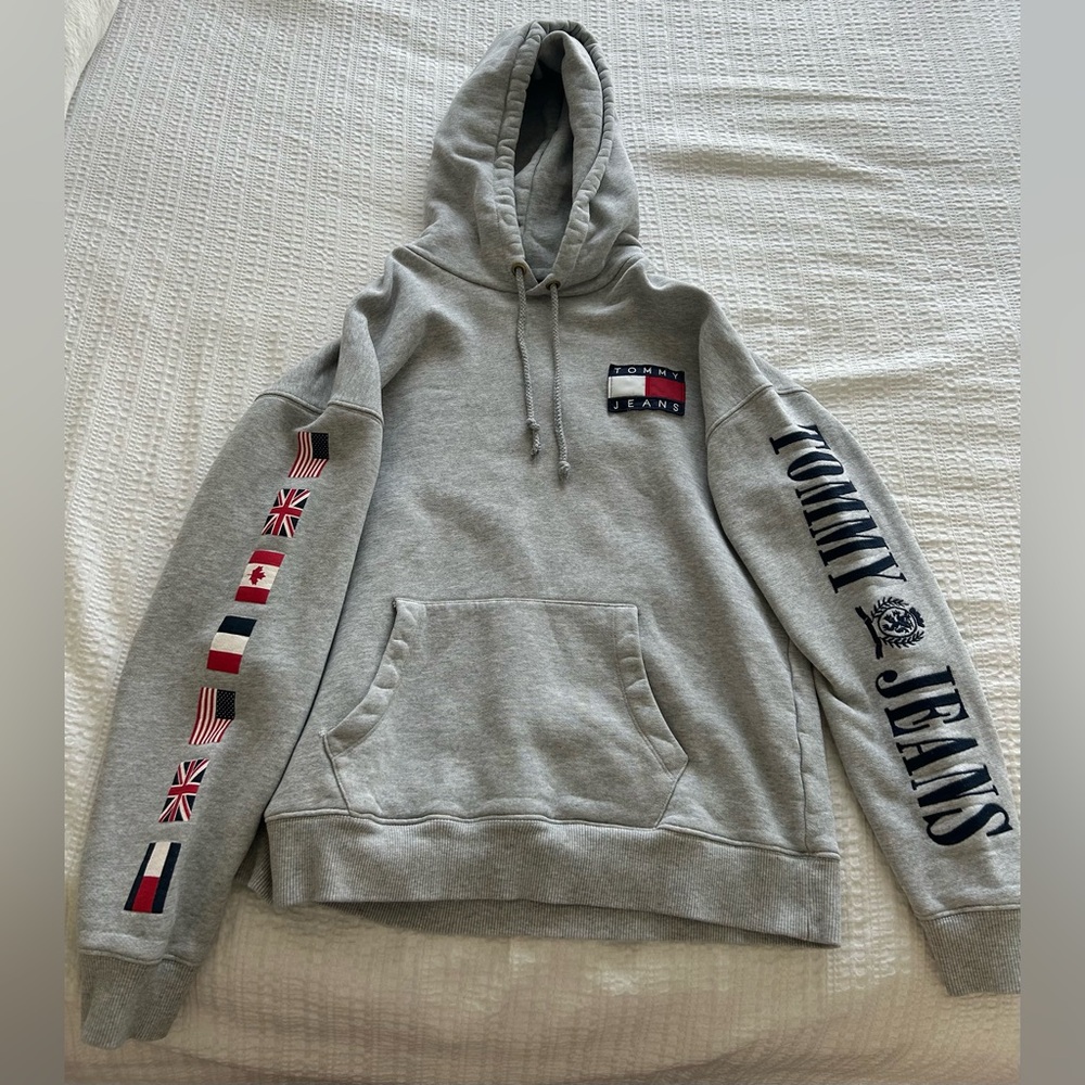 Tommy Hilfiger grey hoodie in size small.